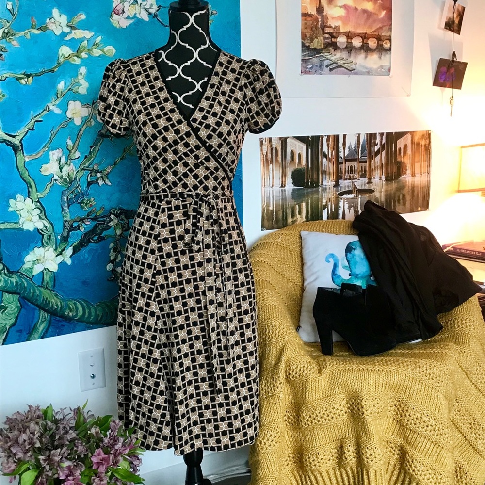 3. patterned short sleeved wrap midi-dress